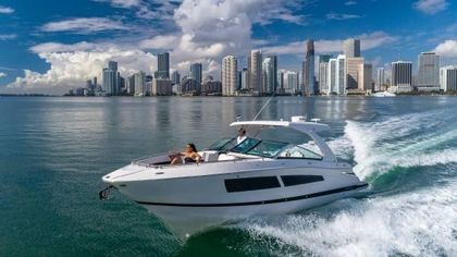 35' Four Winns 2017 Yacht For Sale